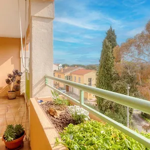  Appartement Joli 2 Pièces Avec Parking Gratuit Sur Place